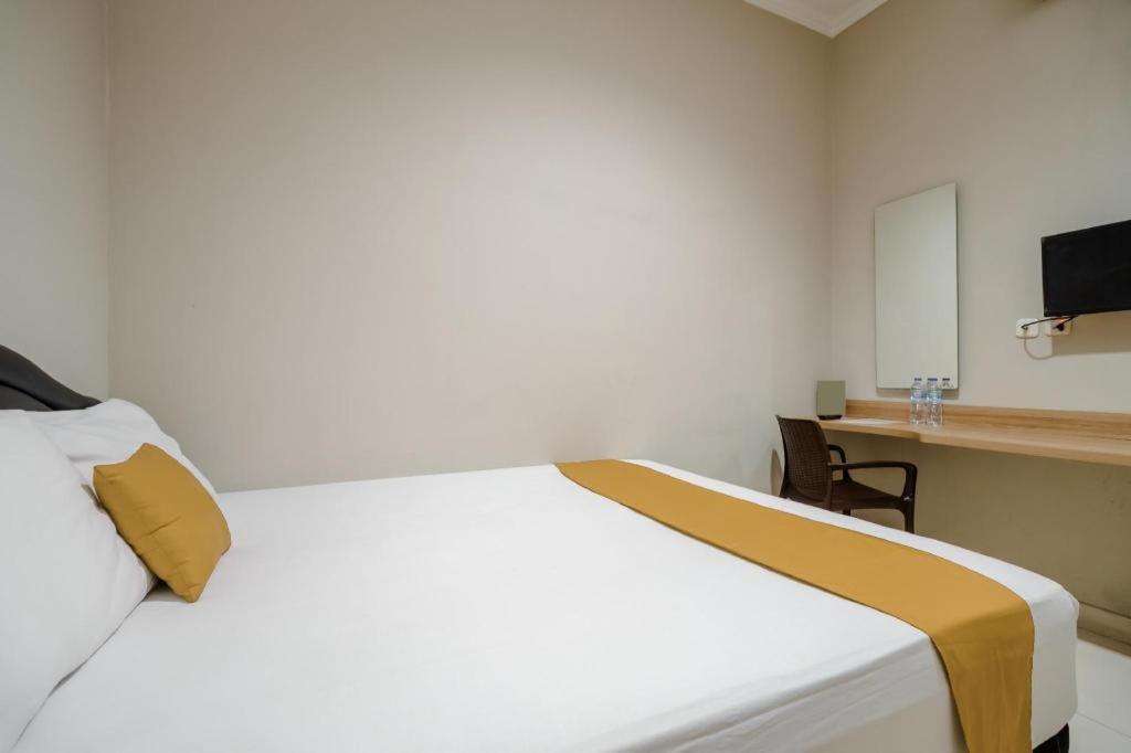 Env Room Джакарта Экстерьер фото