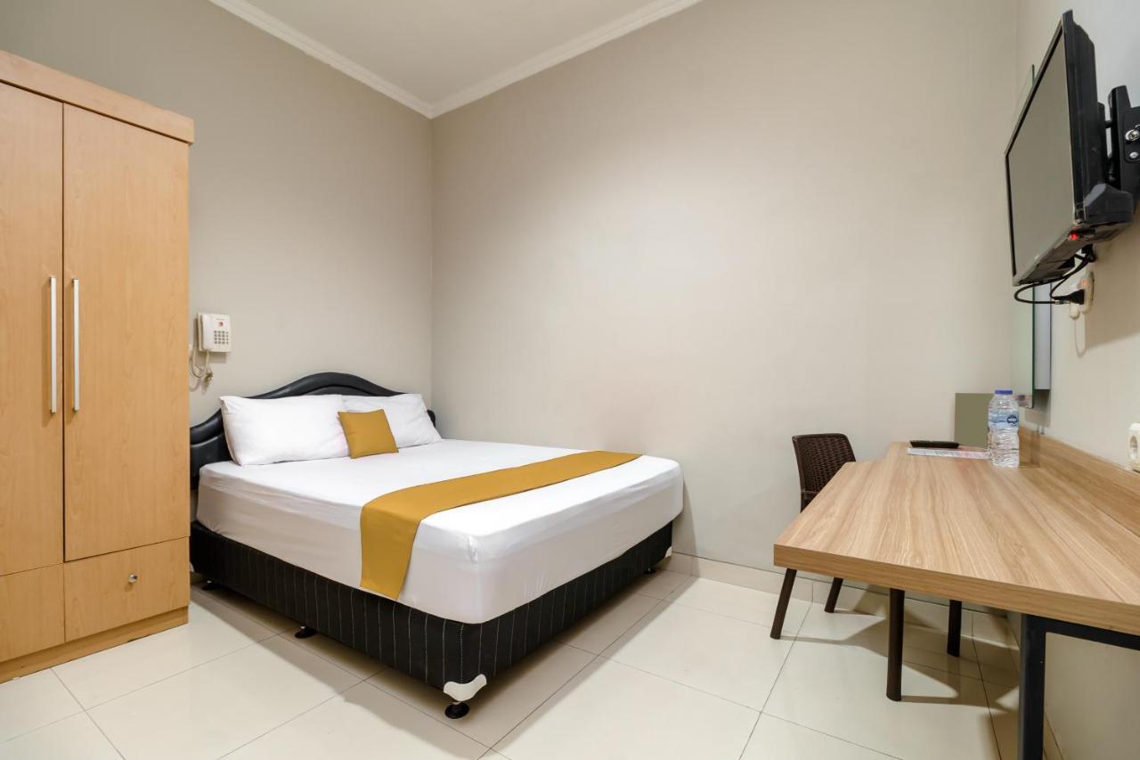 Env Room Джакарта Экстерьер фото