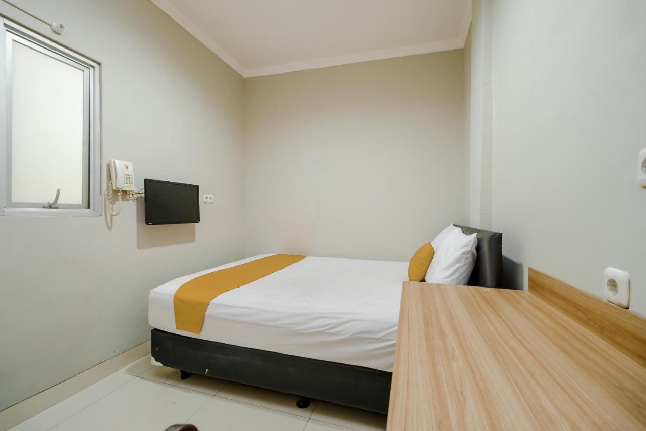 Env Room Джакарта Экстерьер фото