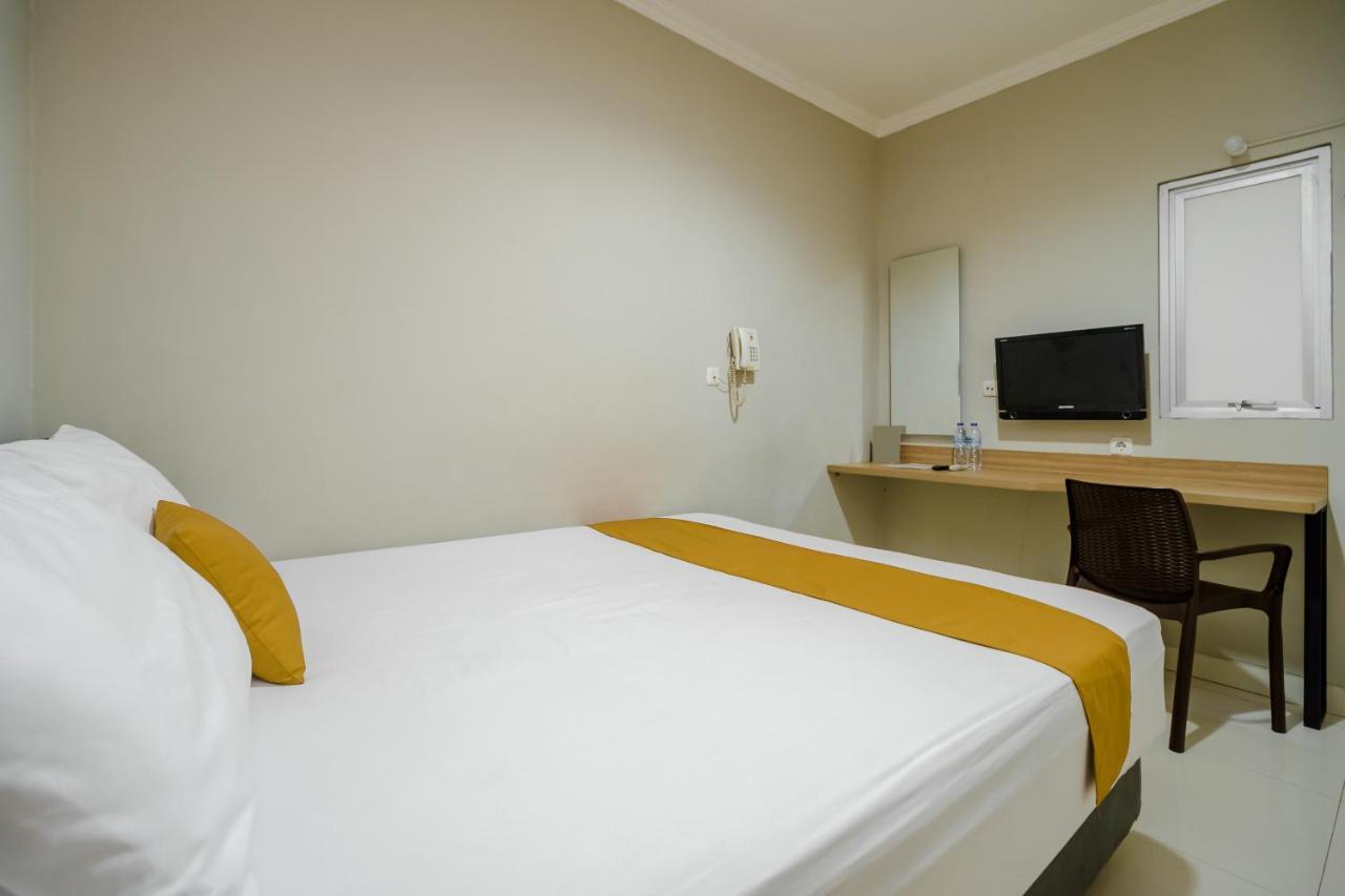 Env Room Джакарта Экстерьер фото
